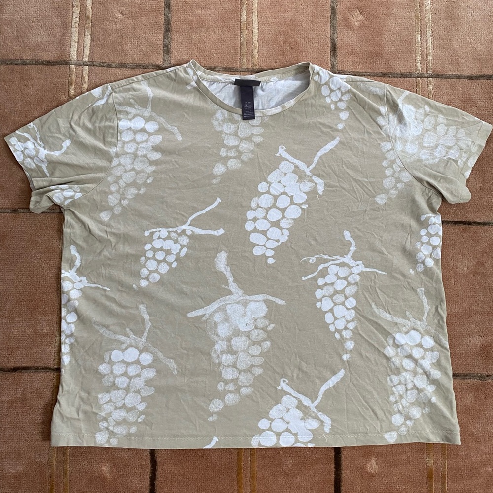 H&M Grapes T-shirt Men’s XXL